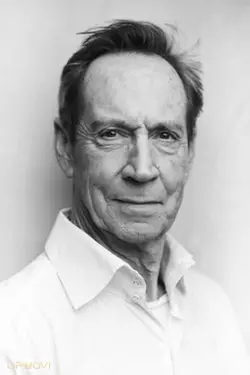 Jonathan Hyde