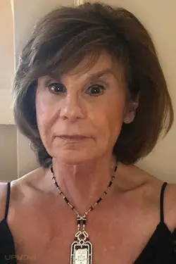Leslee Emmett