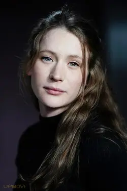 Claire Duburcq
