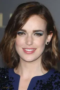 Elizabeth Henstridge