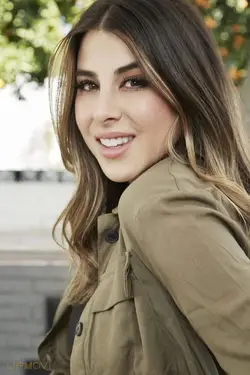 Daniella Monet