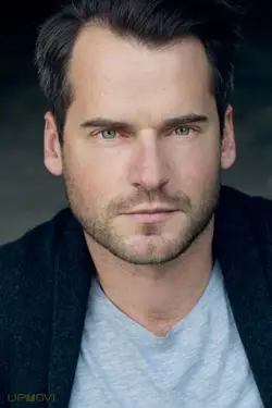 David de Lautour