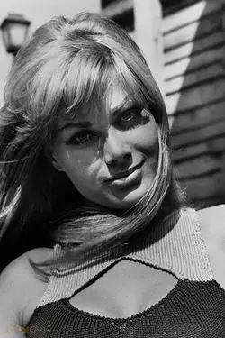 Christa Linder