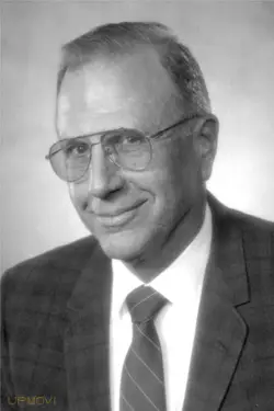 Robert Lynn
