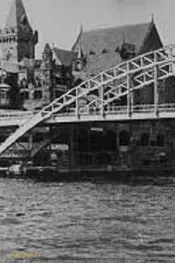 Le vieux Paris: Vue prise en bateau